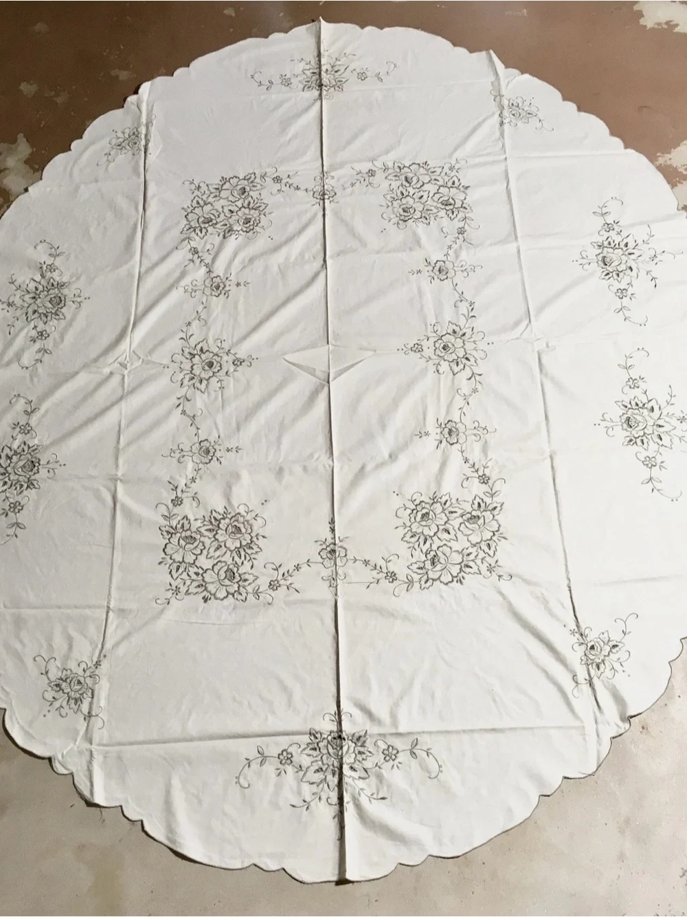 Vintage Floral Embroidery & Cut work Tablecloth 84